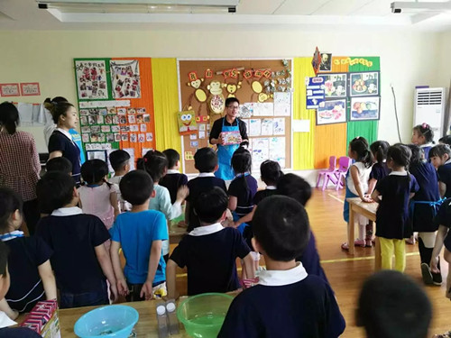 皇家迪智尼嘉兴店联合幼儿园举办“小小建筑师”活动
