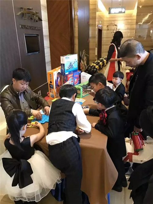 皇家迪智尼-益智玩具体验
