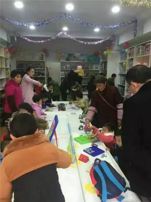 玩具店体验区