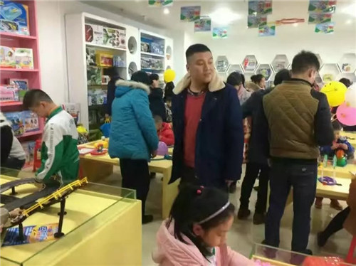皇家迪智尼-店铺内人气