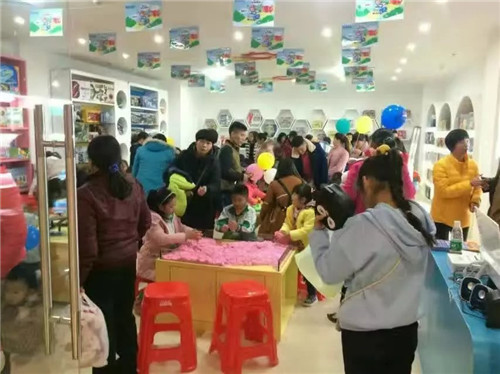 皇家迪智尼-店铺内人气