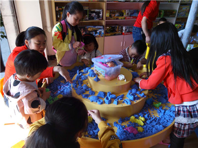 孩子该怎样适用玩具