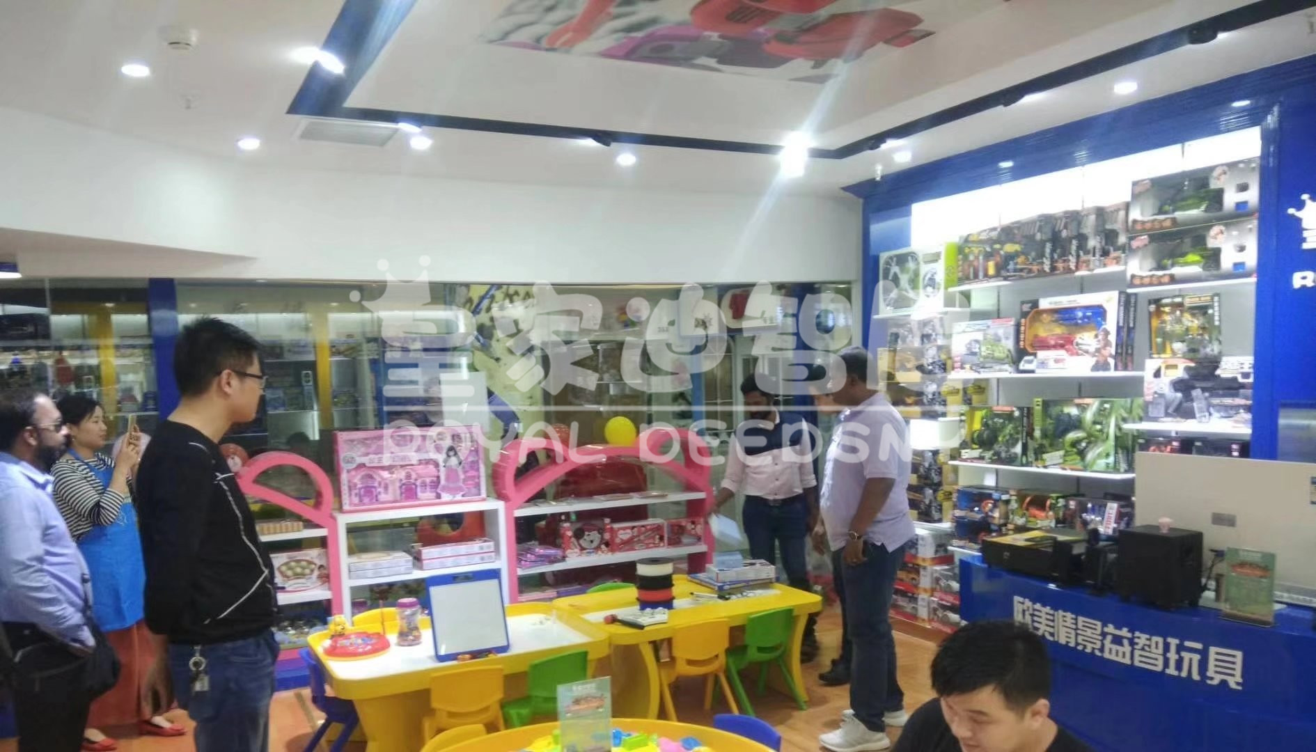 玩具店加盟-玩具店活动-皇家迪智尼儿童玩具店加盟官网