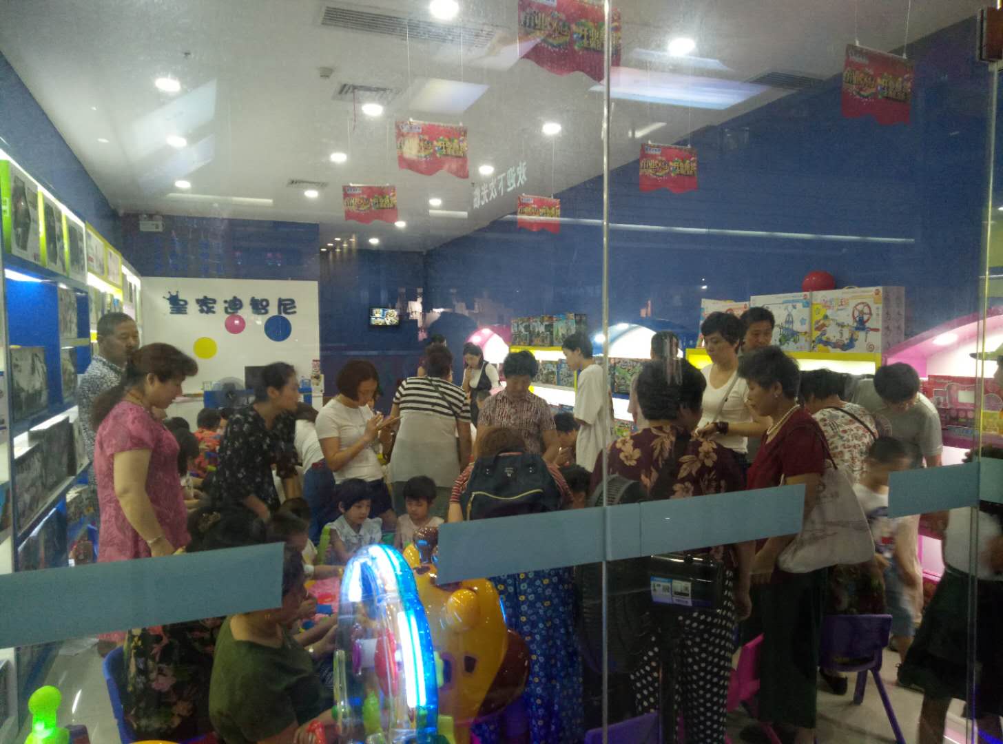  加盟玩具店赢得顾客的青睐