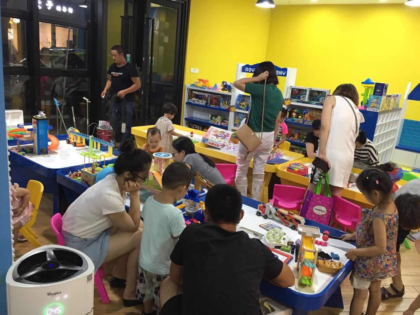  开玩具店加盟应注意哪些问题