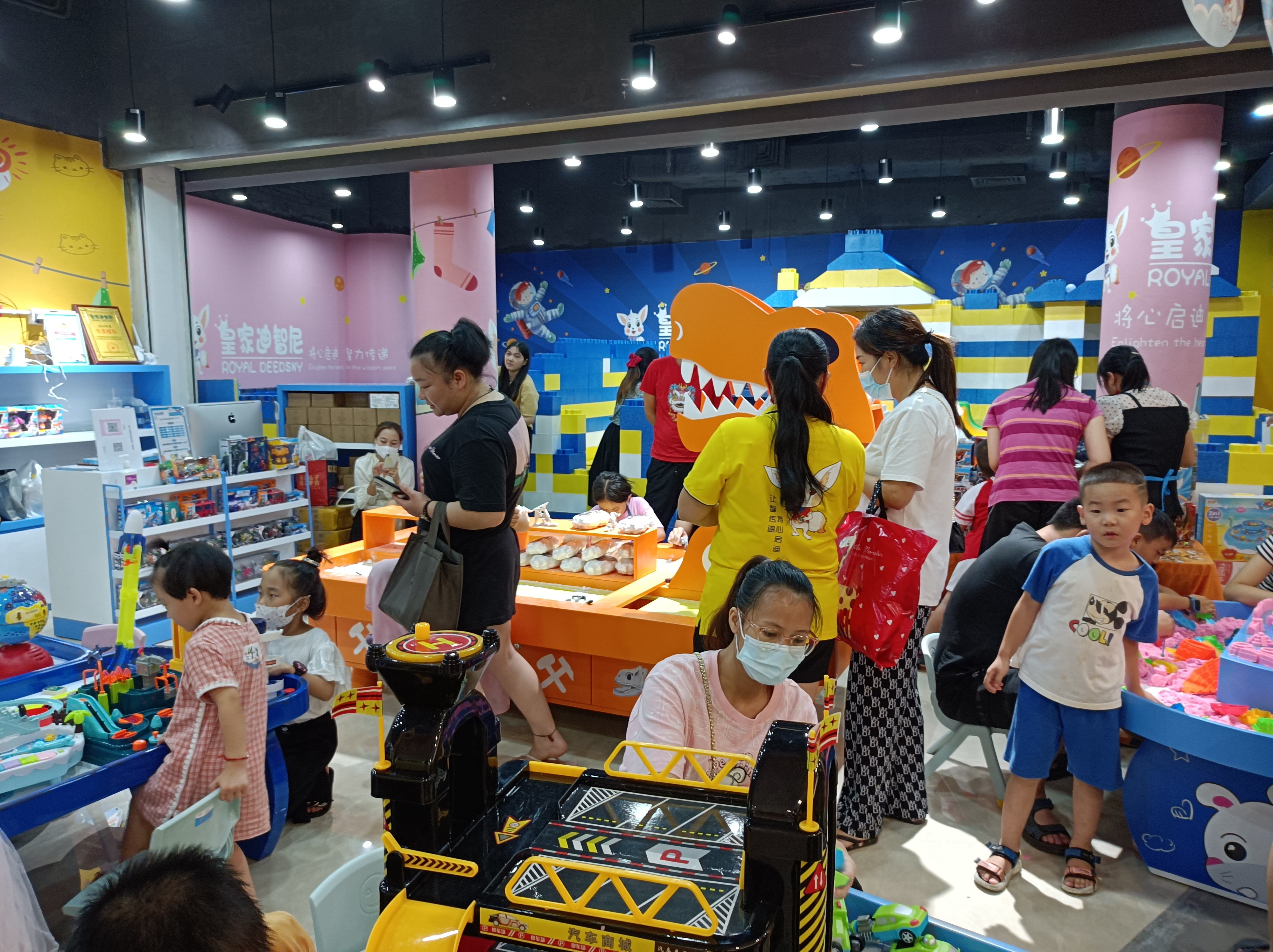 玩具店创业者应该怎样做好经营管理玩具店的工作