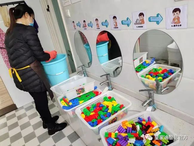 皇家迪智尼 I 不同类型的玩具，清洗和消毒的方式也不一样哦！！！
