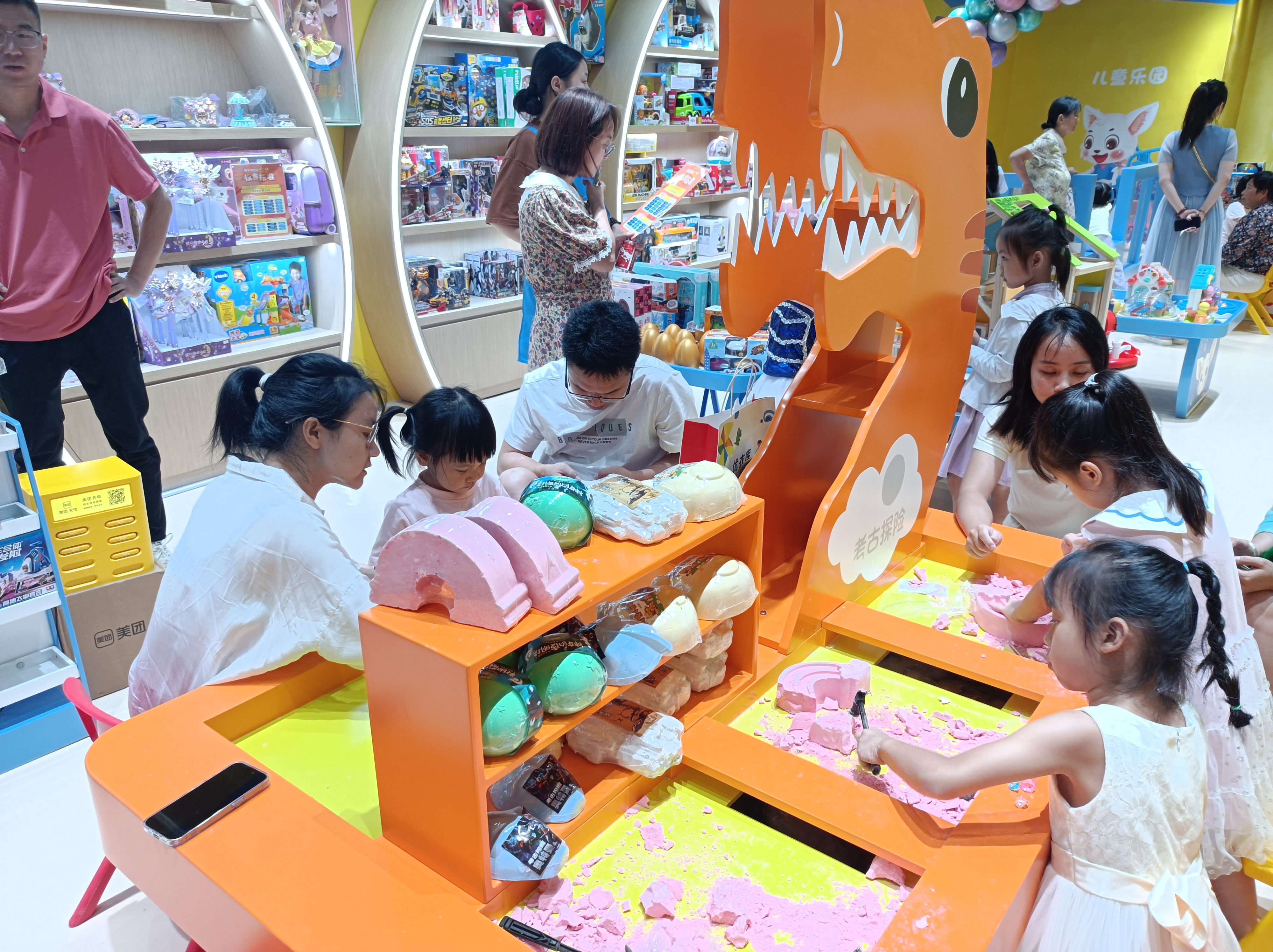 皇家迪智尼 I 八大智能天赋，玩具体验店引领孩子多元发展之路！