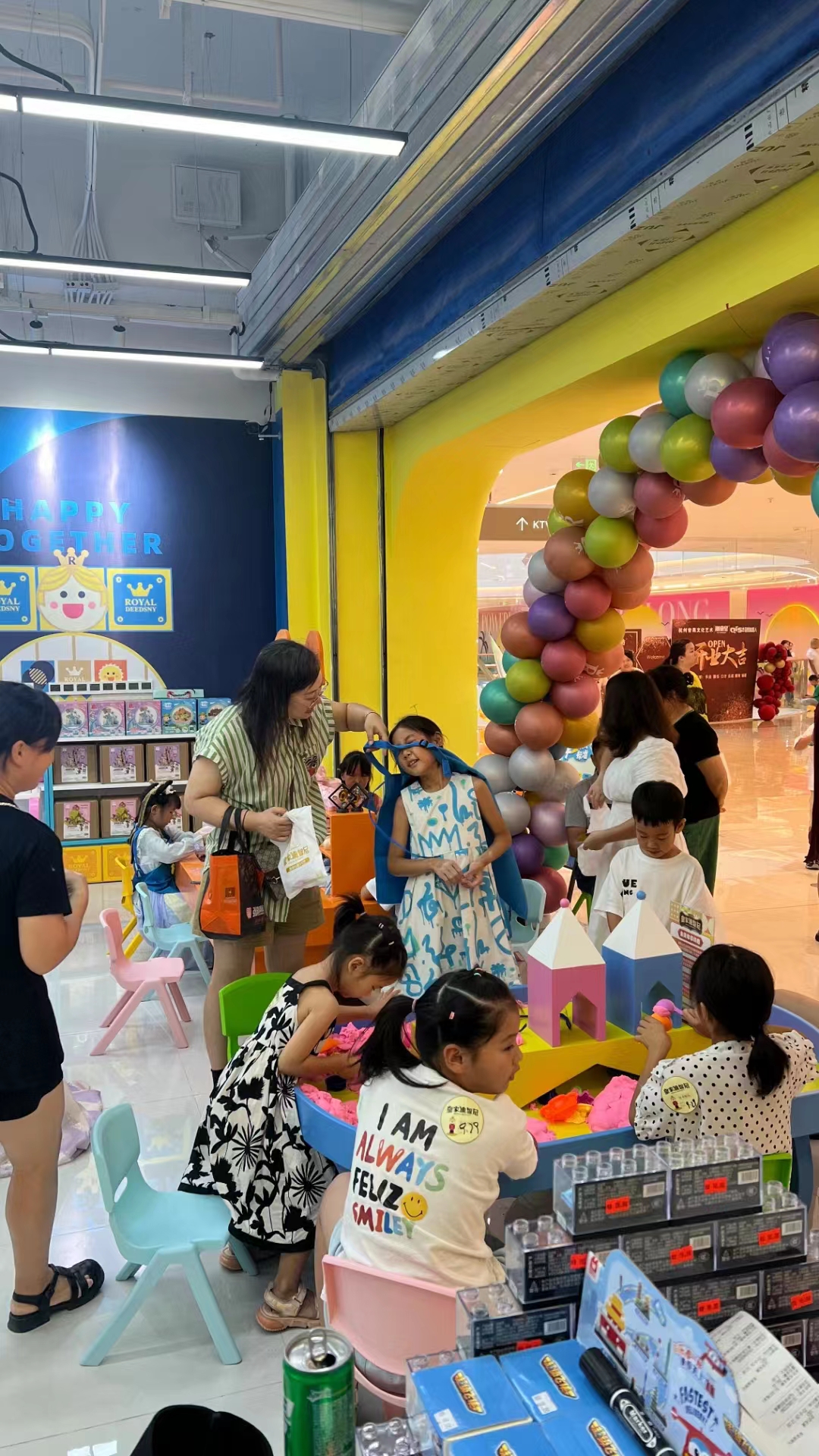 皇家迪智尼 I 分享一波国庆假期加盟店迎来一场开业“派对”