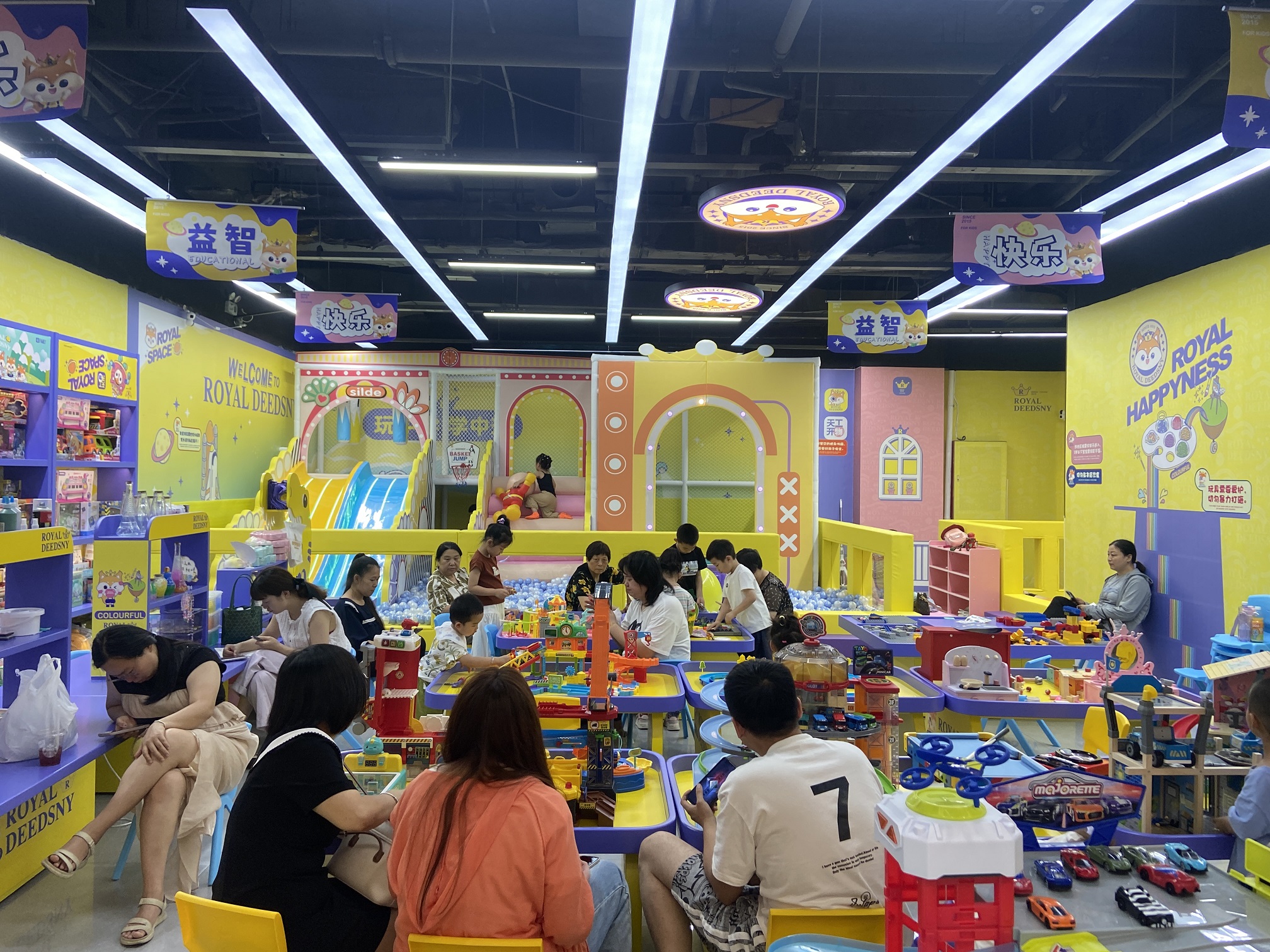 100㎡商场儿童乐园投资多少钱？新手优选益智乐园品牌全攻略