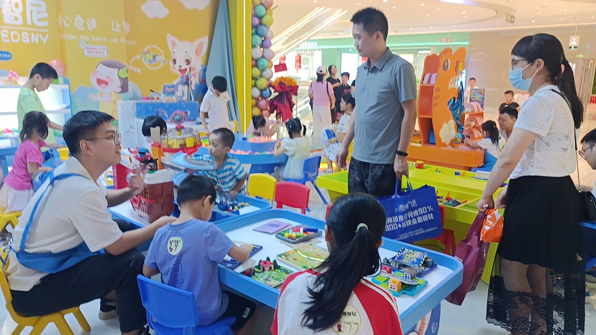 皇家迪智尼｜商场布局益智玩具乐园，品牌助力创业者洽谈商场场地